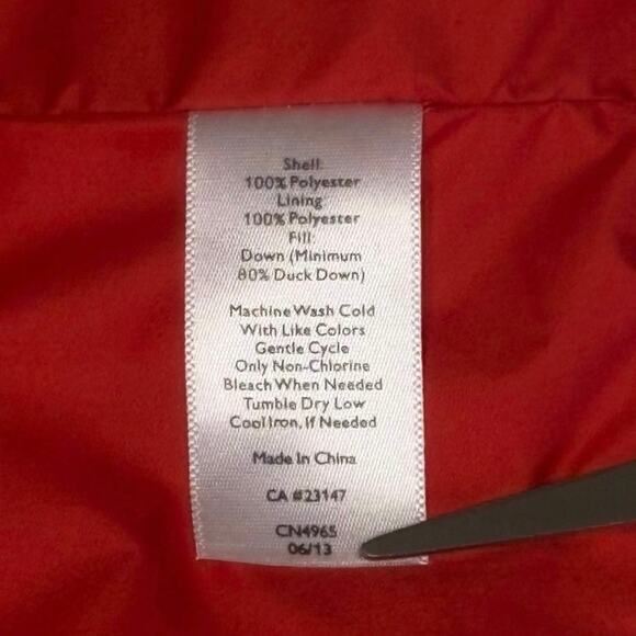 Talbots Quilted Duck Down Vest Women's L | Red | Classic, Warm, Layering | EUC - Picture 8 of 12